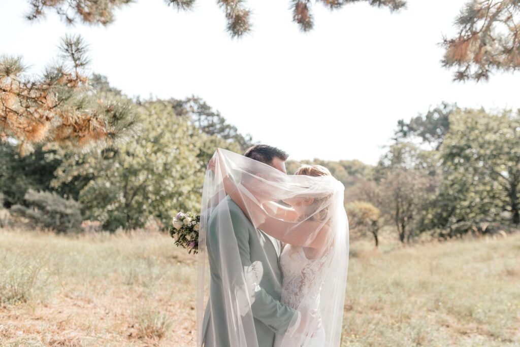 Fotoshoot Waalsdorpervlakte | Bruiloft Jurre & Saskia | Madelon Tijdink photography