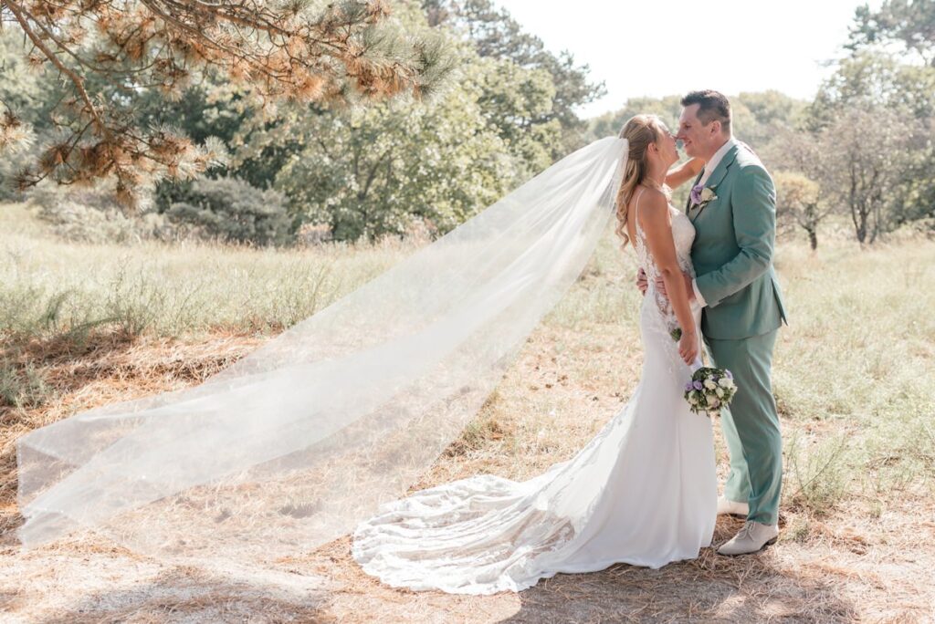 Fotoshoot Waalsdorpervlakte | Bruiloft Jurre & Saskia | Madelon Tijdink photography