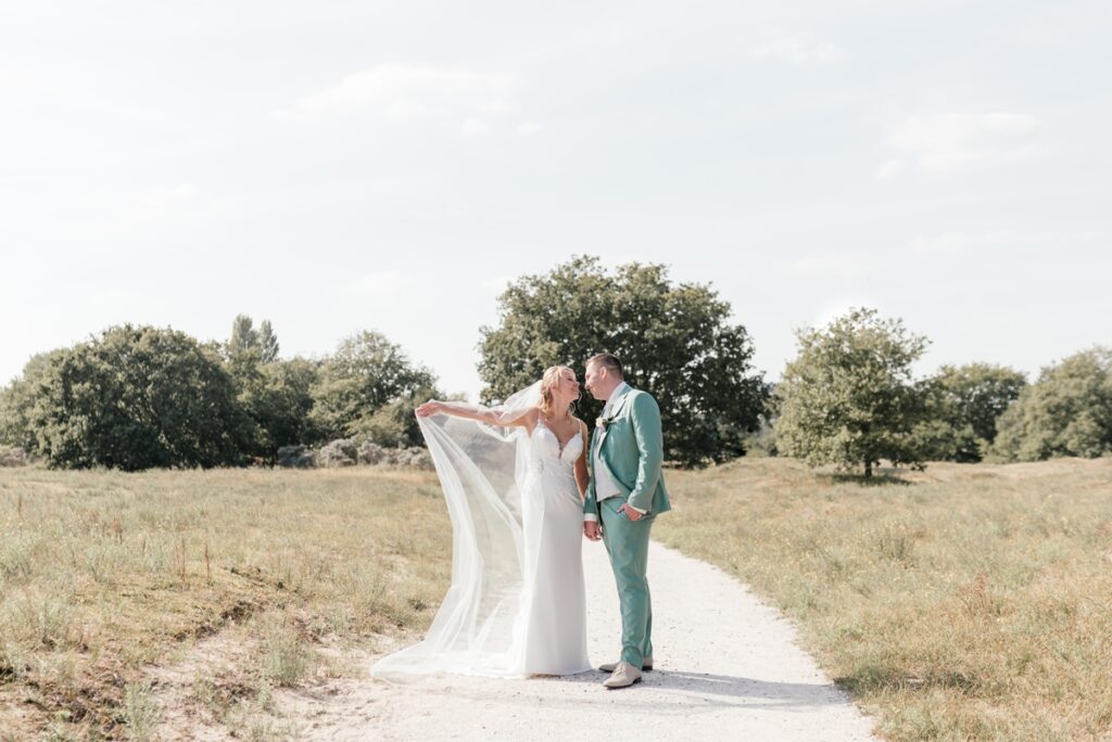 Fotoshoot Waalsdorpervlakte | Bruiloft Jurre & Saskia | Madelon Tijdink photography