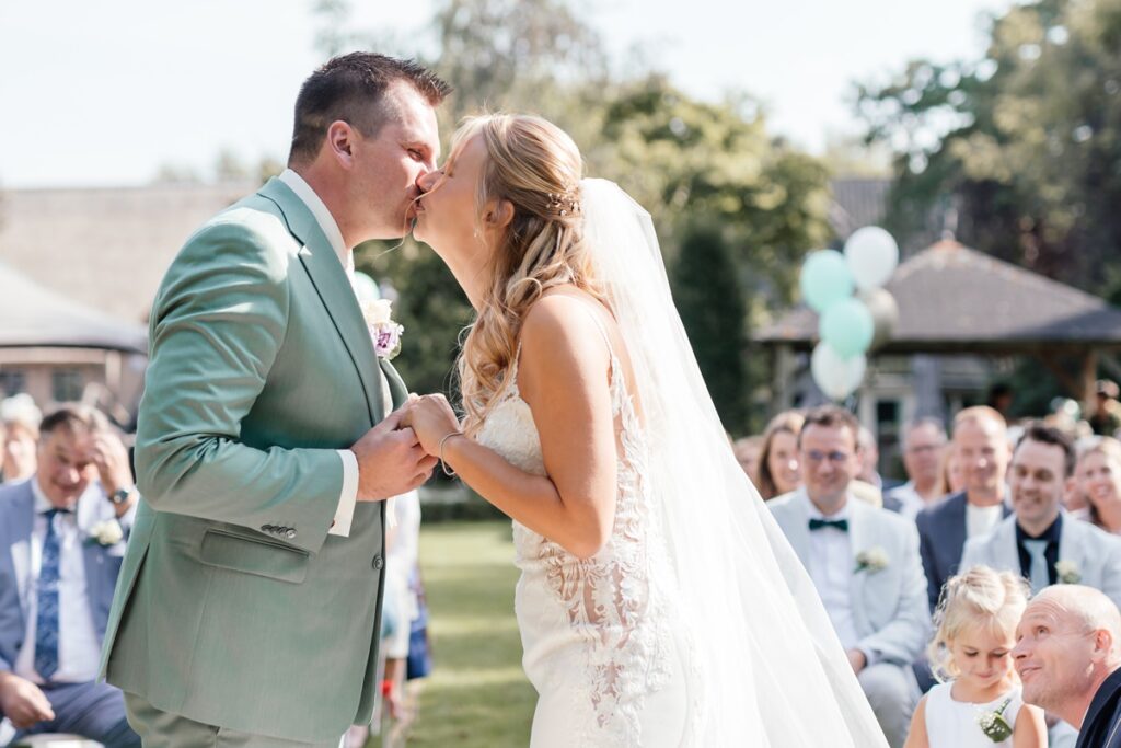 Trouwen bij Brasserie Oostgaag | Bruiloft Jurre & Saskia | Madelon Tijdink photography